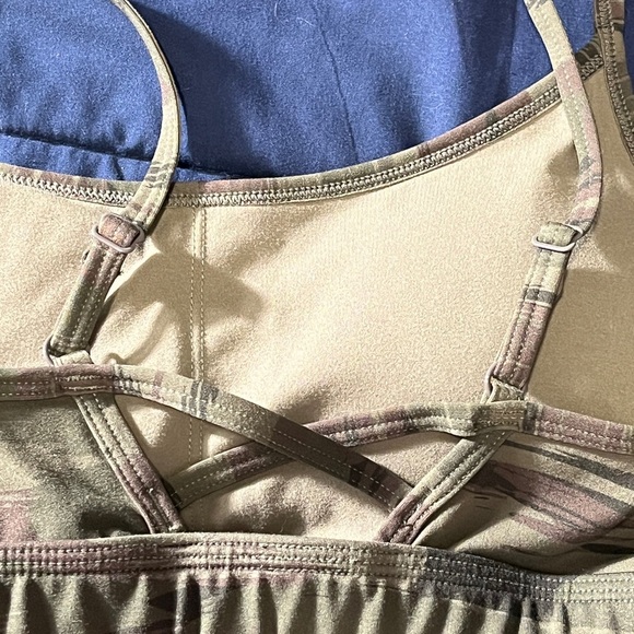 Alphalete Limitless Camo Sports Bra XS - Picture 9 of 9